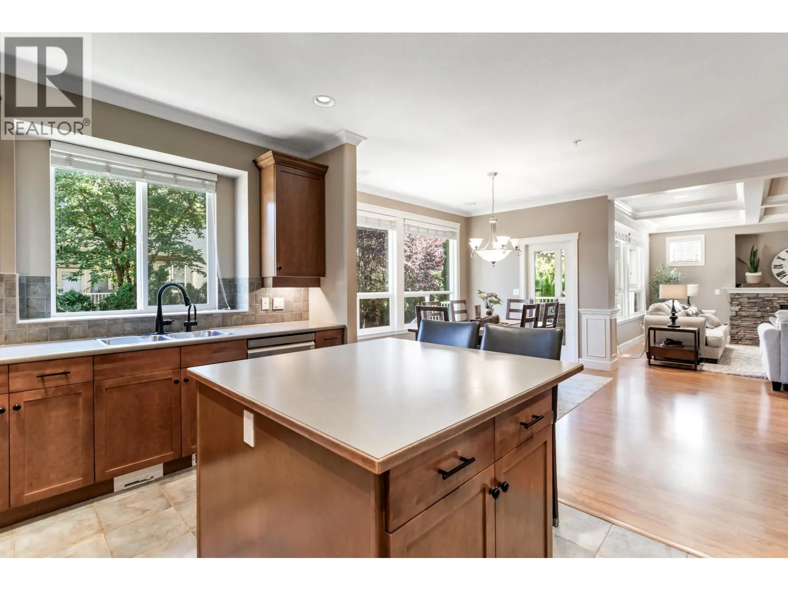 11252 SOUTHGATE ROAD