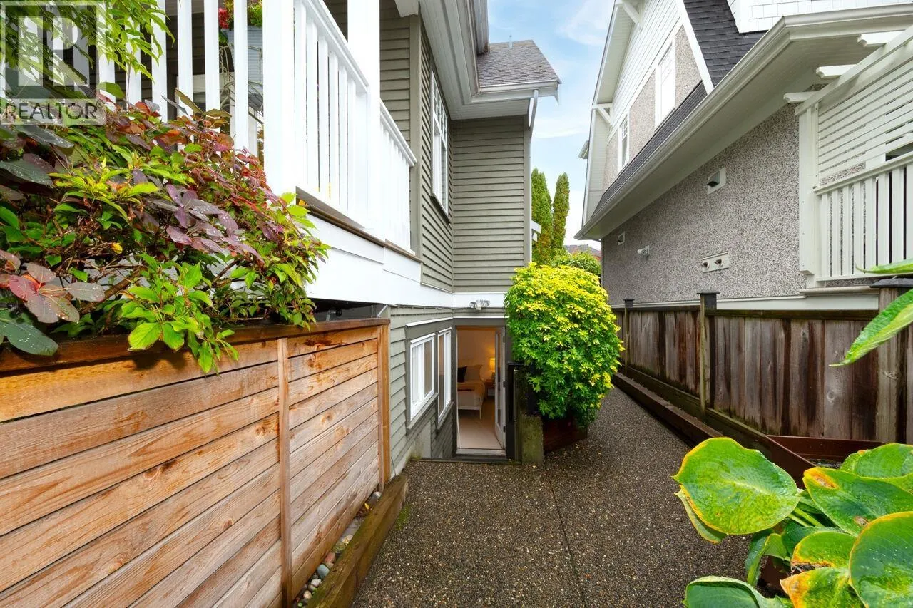 316 W 14TH AVENUE
