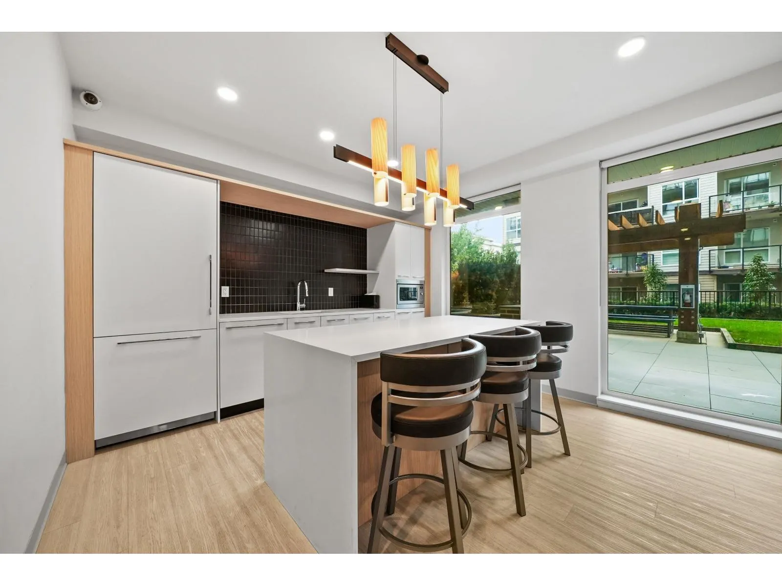 211 10777 138 STREET