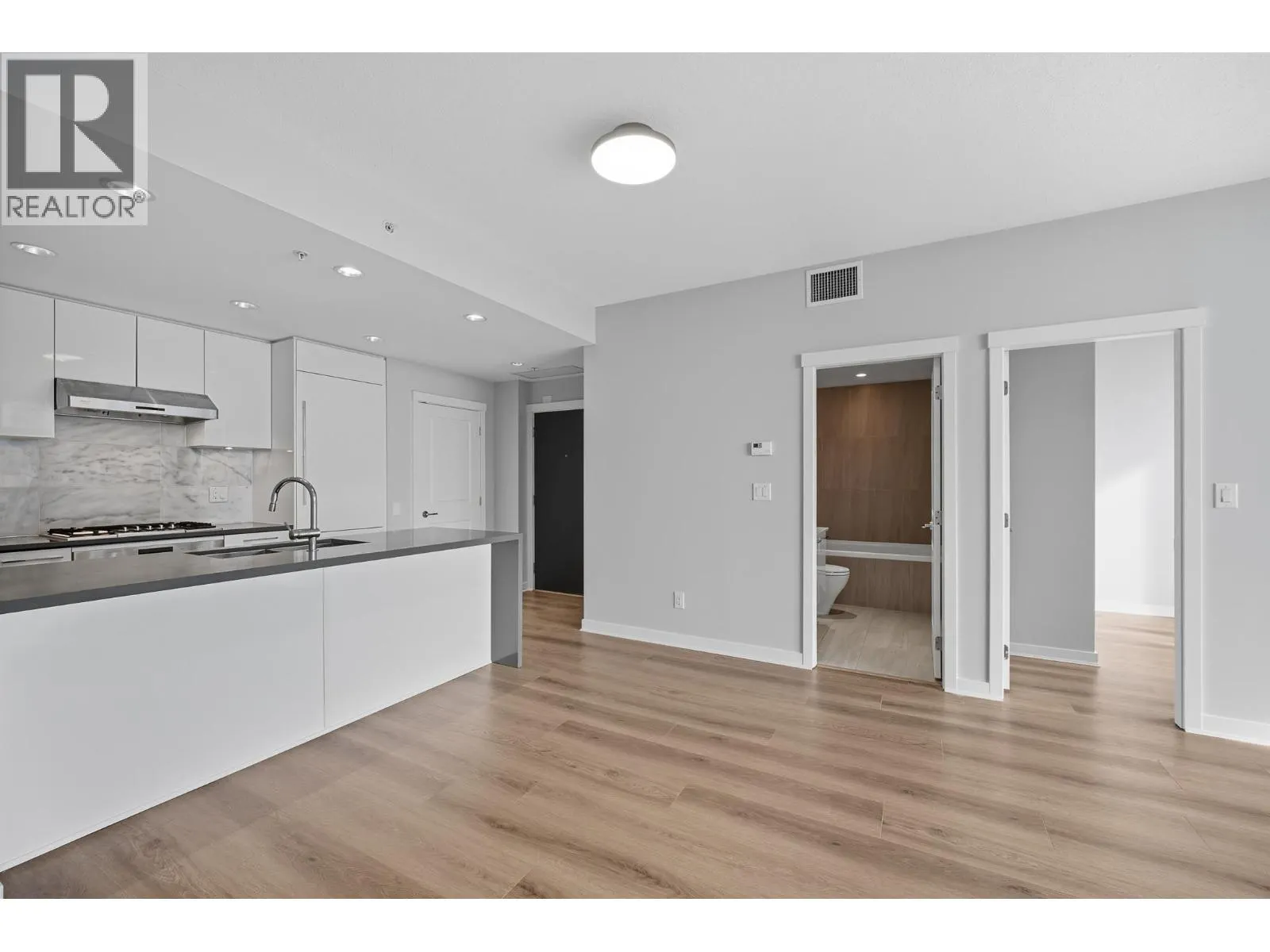 1906 5628 BIRNEY AVENUE