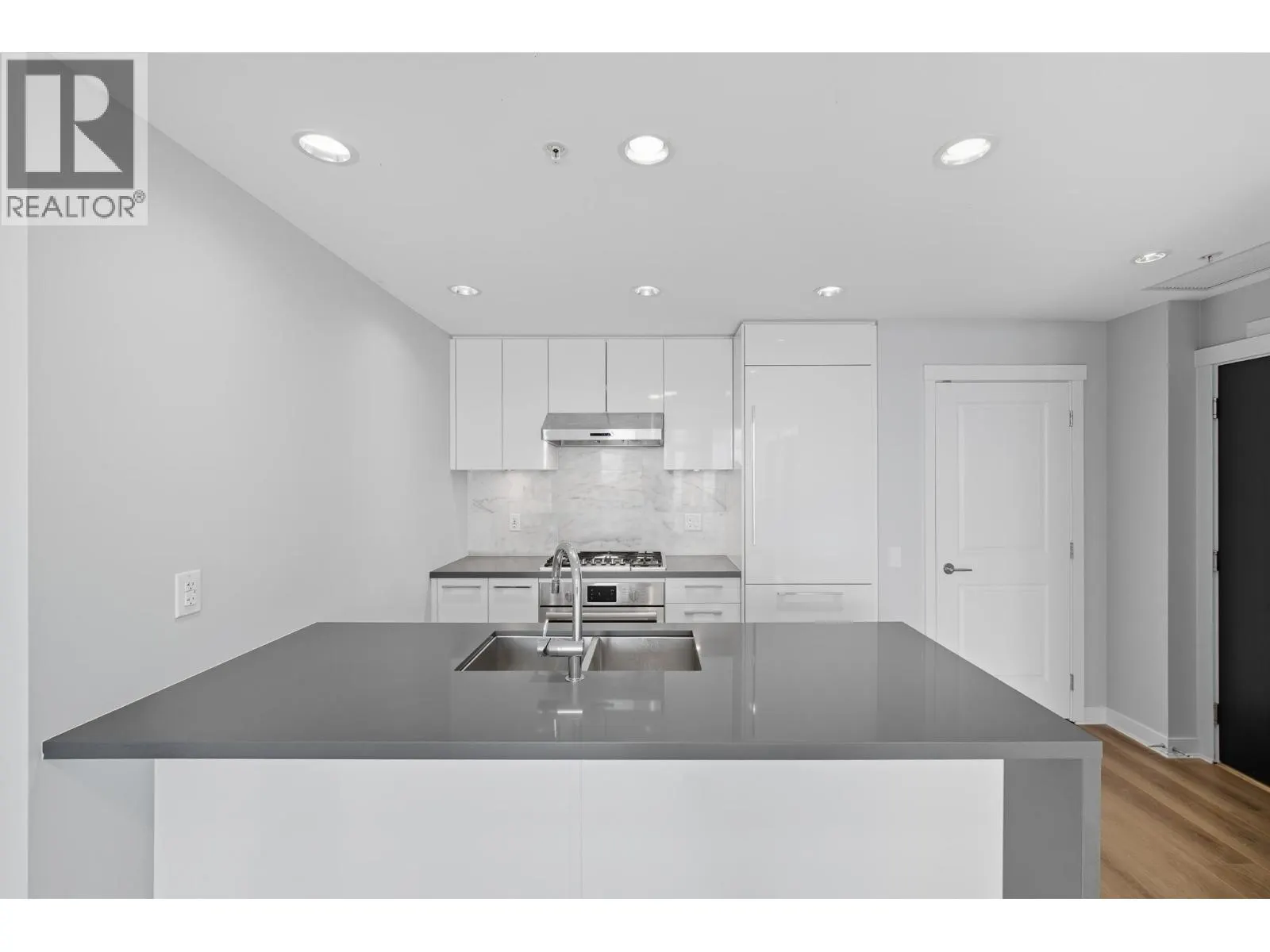 1906 5628 BIRNEY AVENUE