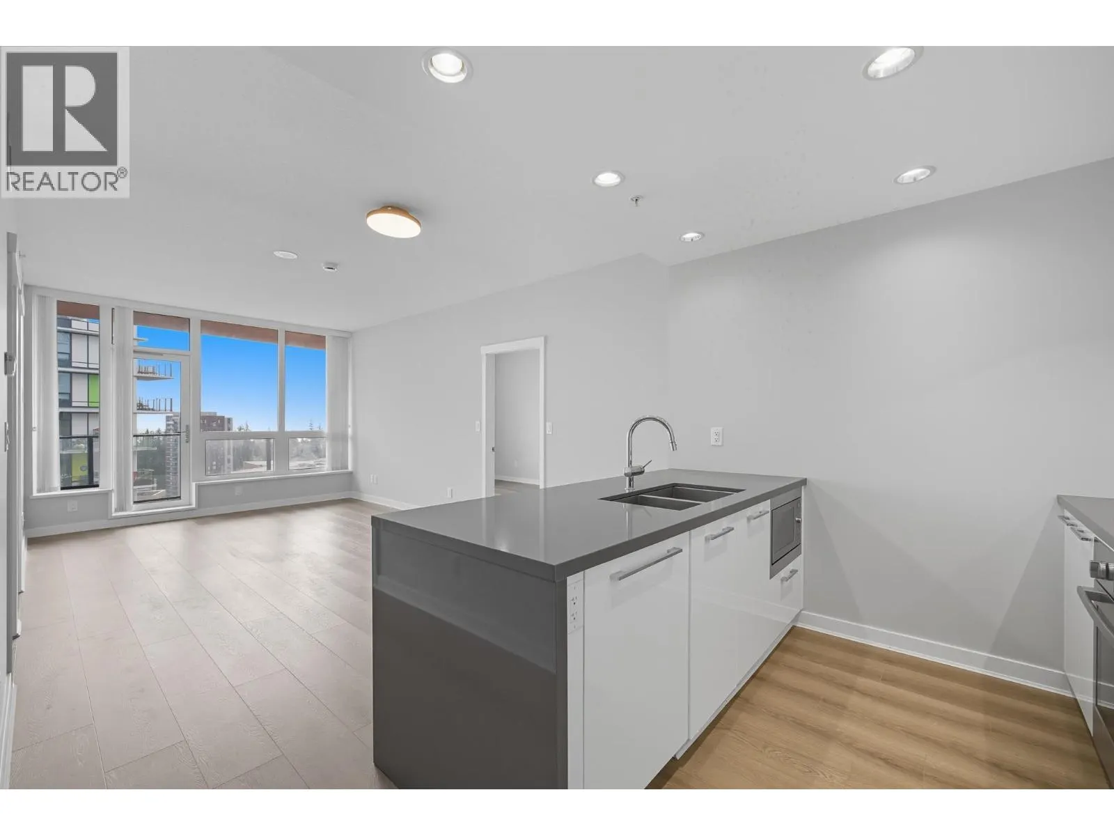 1906 5628 BIRNEY AVENUE