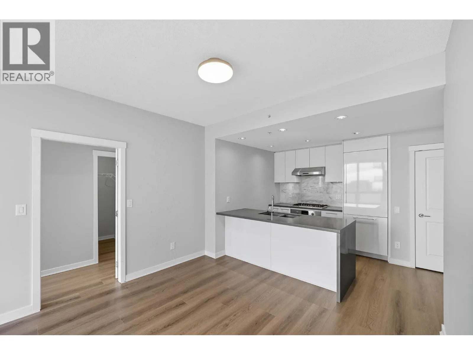 1906 5628 BIRNEY AVENUE