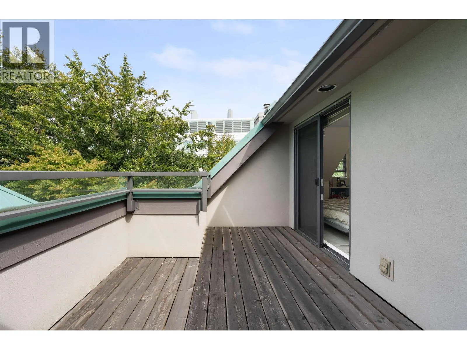 E403 628 W 12TH AVENUE