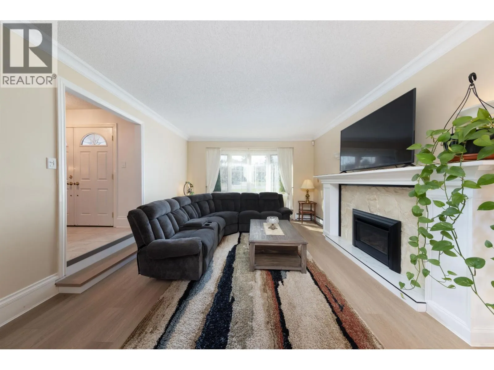5445 CANDLEWYCK WYND