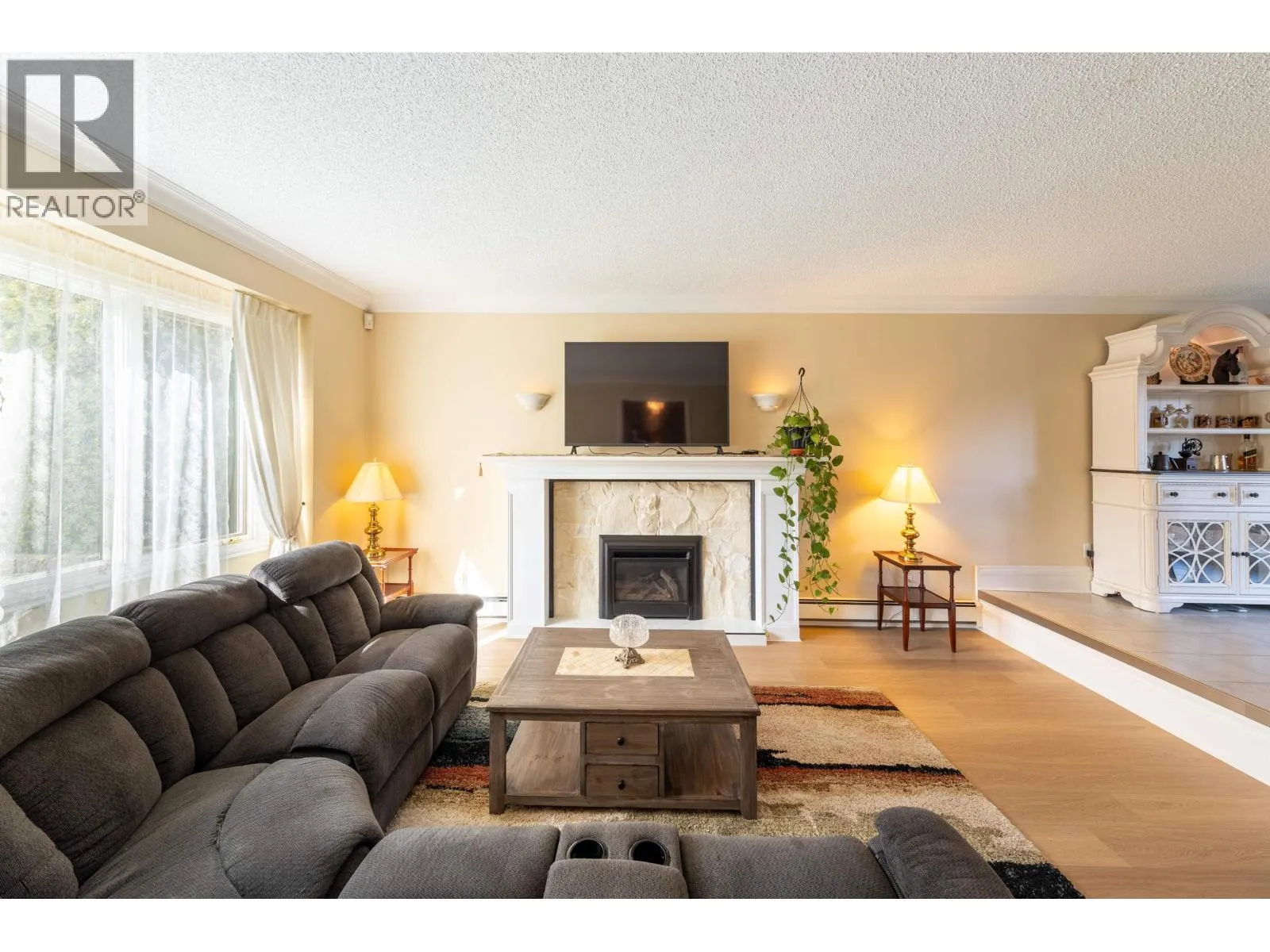 5445 CANDLEWYCK WYND