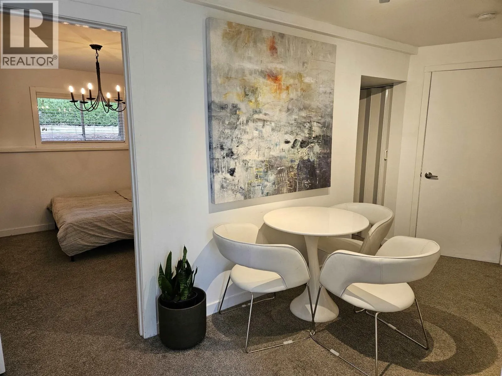 2568 THE BOULEVARD