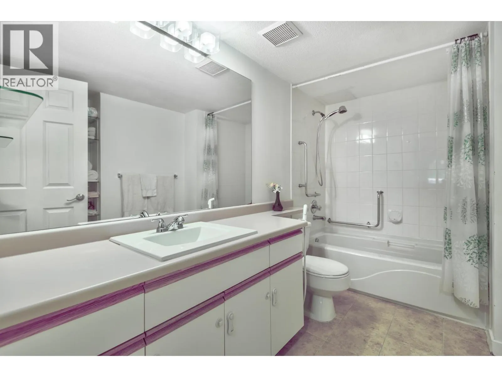 102 501 COCHRANE AVENUE