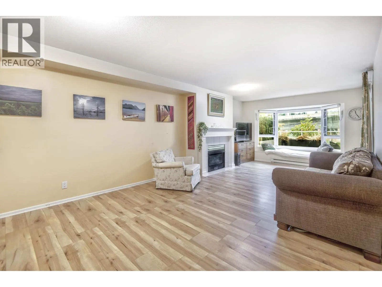 102 501 COCHRANE AVENUE