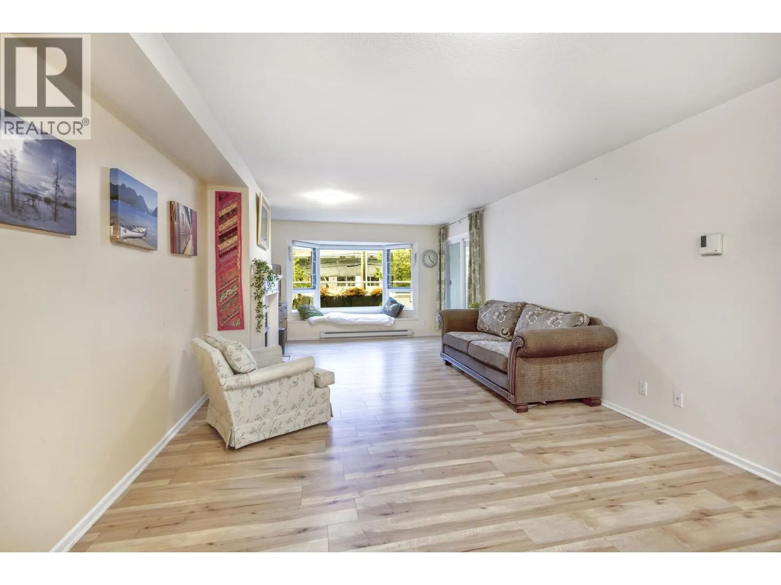 102 501 COCHRANE AVENUE