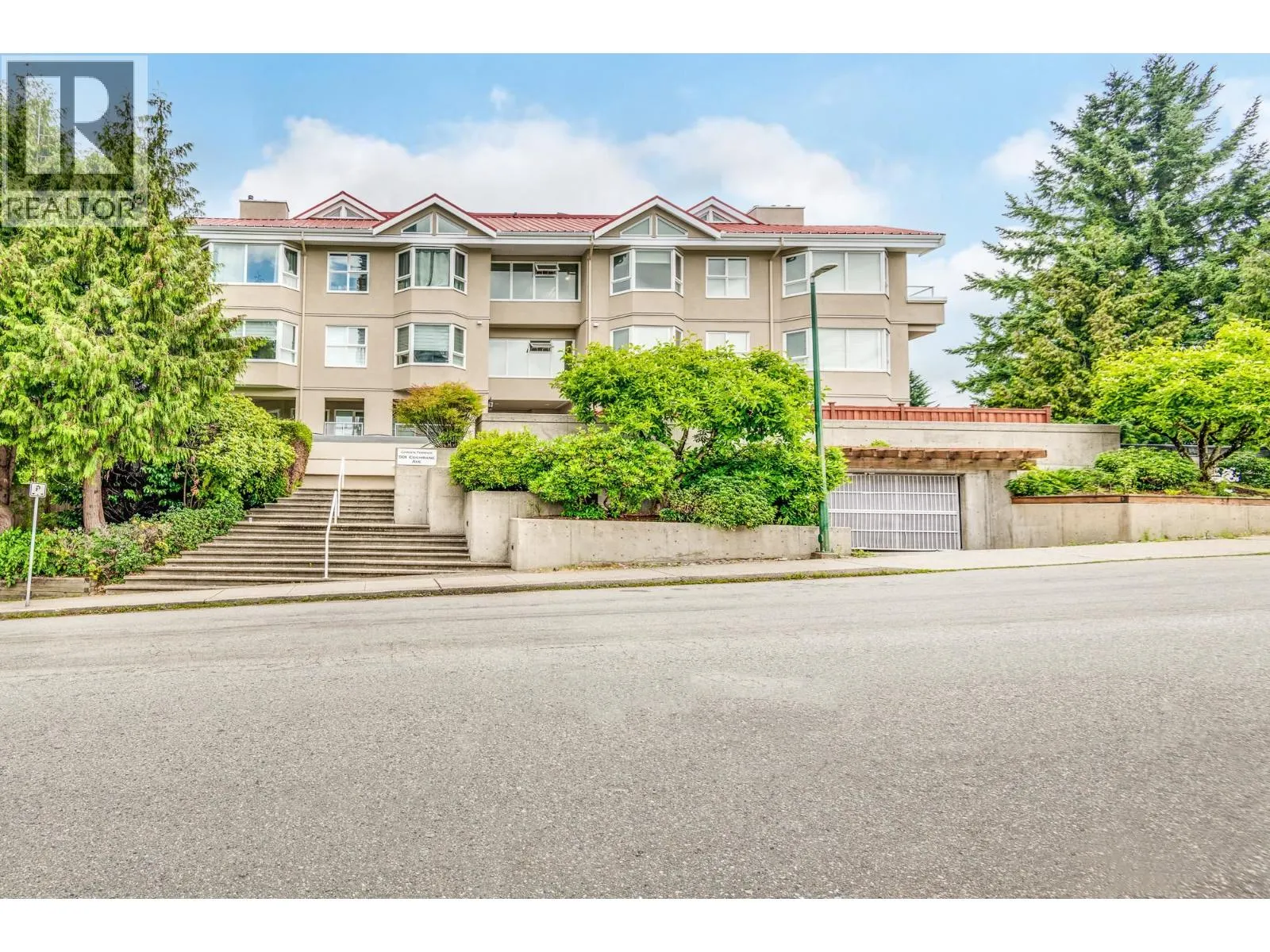 102 501 COCHRANE AVENUE