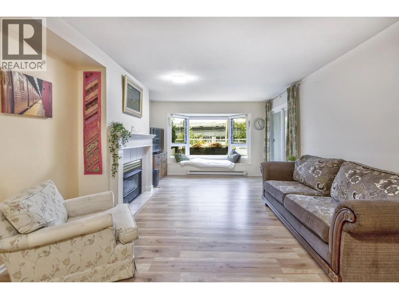 102 501 COCHRANE AVENUE