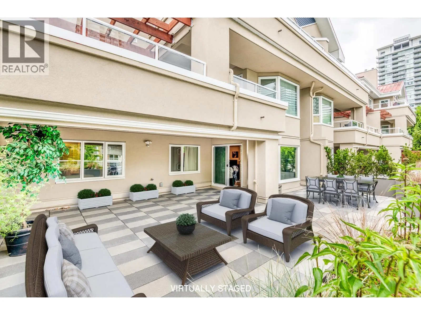 102 501 COCHRANE AVENUE