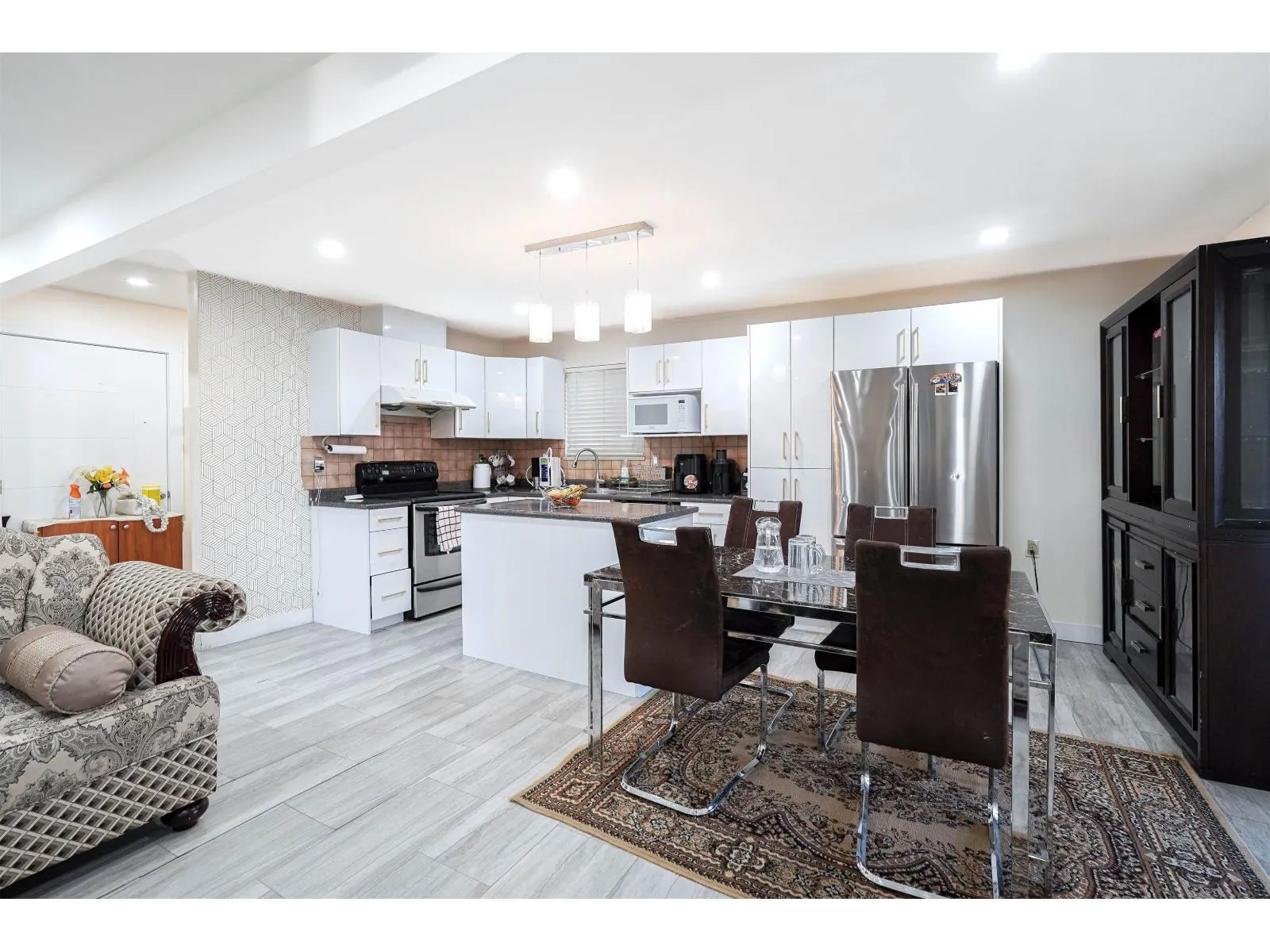 7368 PARKWOOD DRIVE