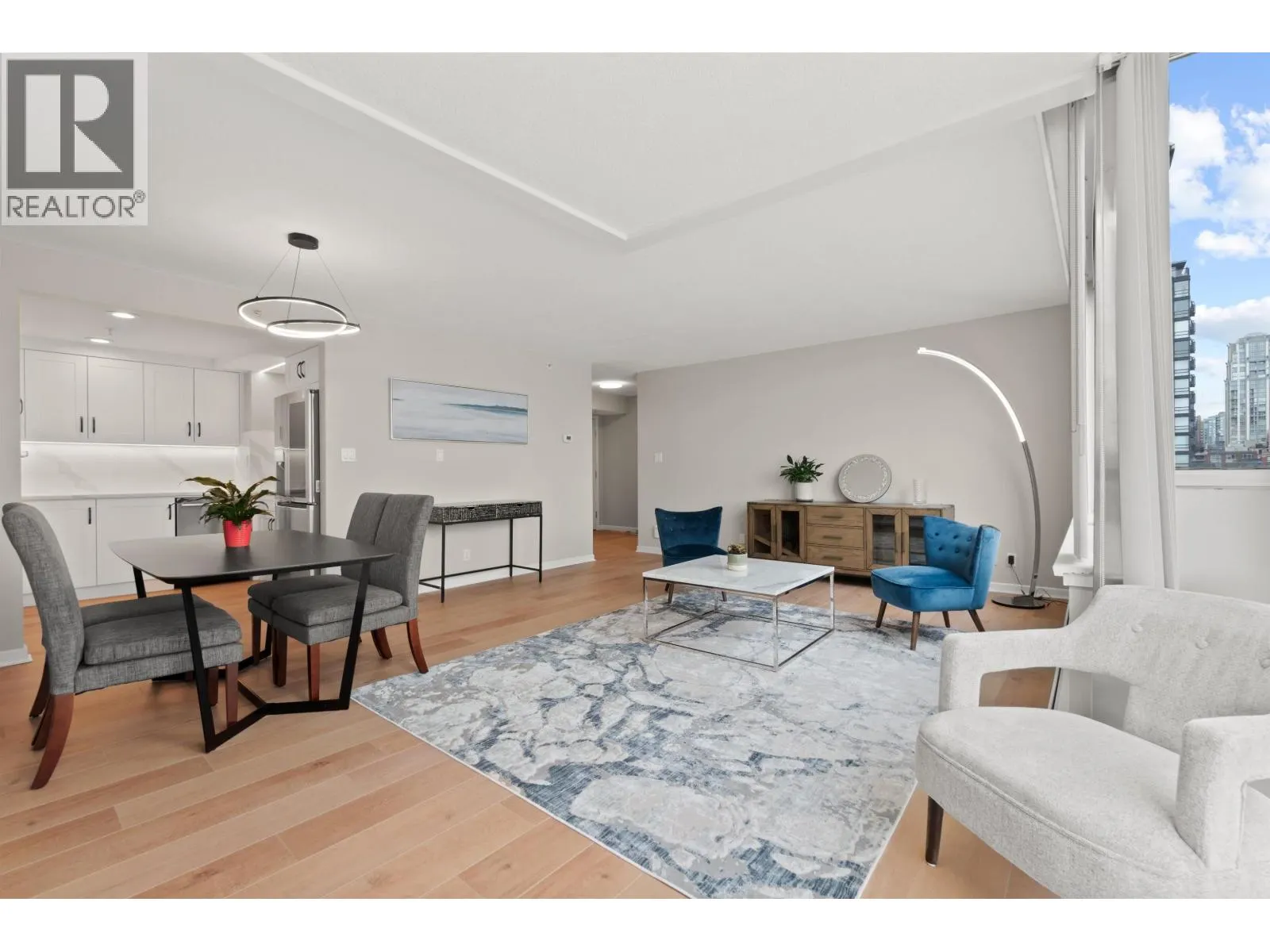 906 1288 MARINASIDE CRESCENT