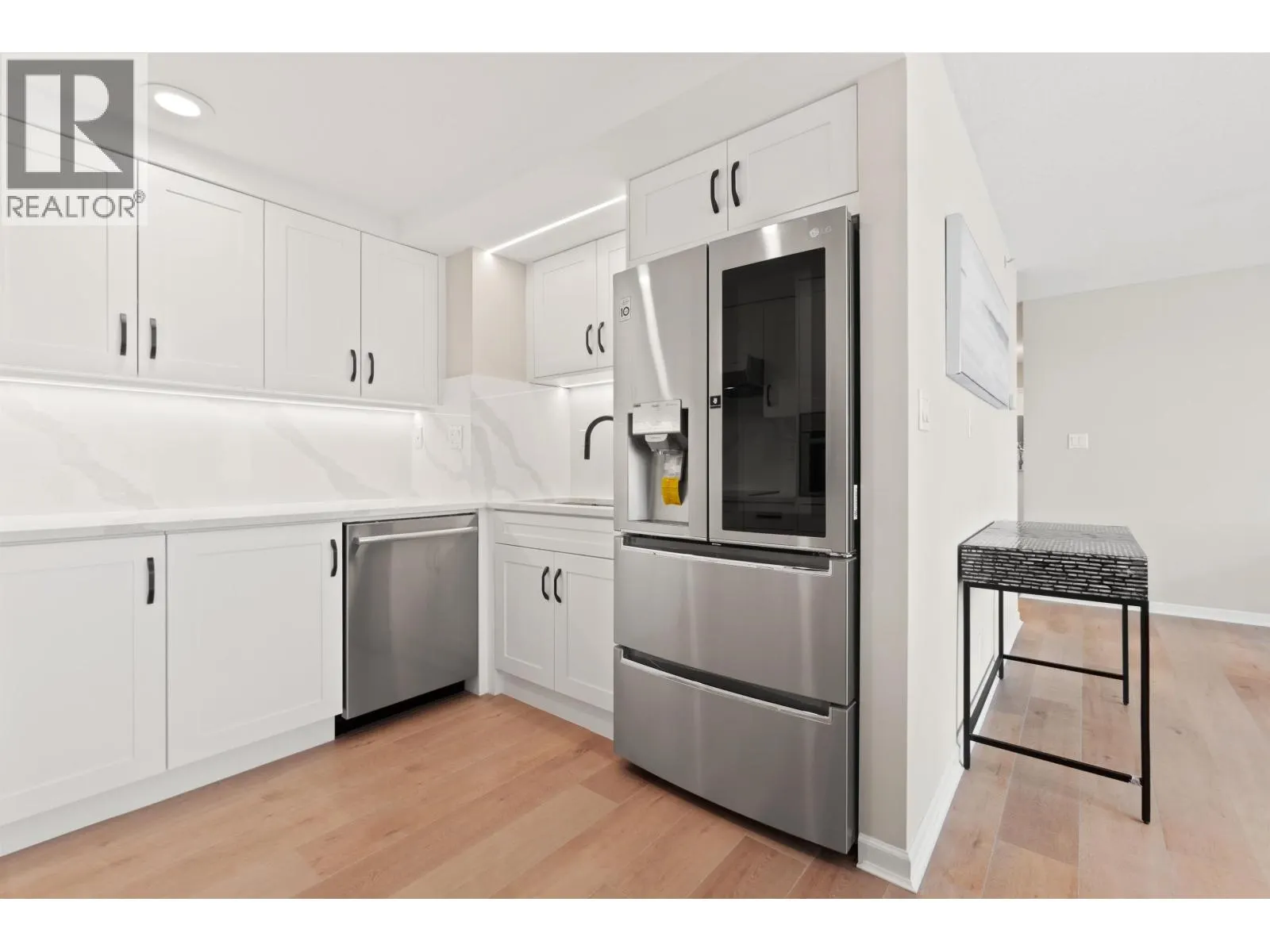 906 1288 MARINASIDE CRESCENT