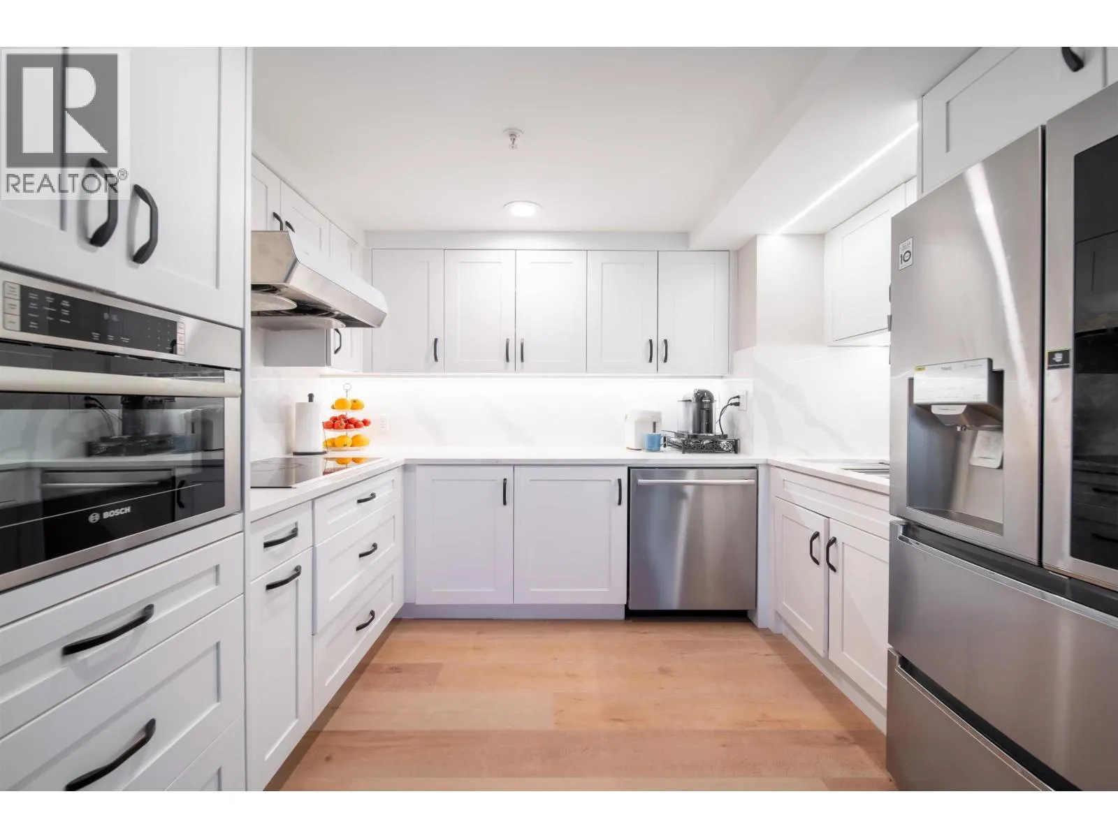 906 1288 MARINASIDE CRESCENT