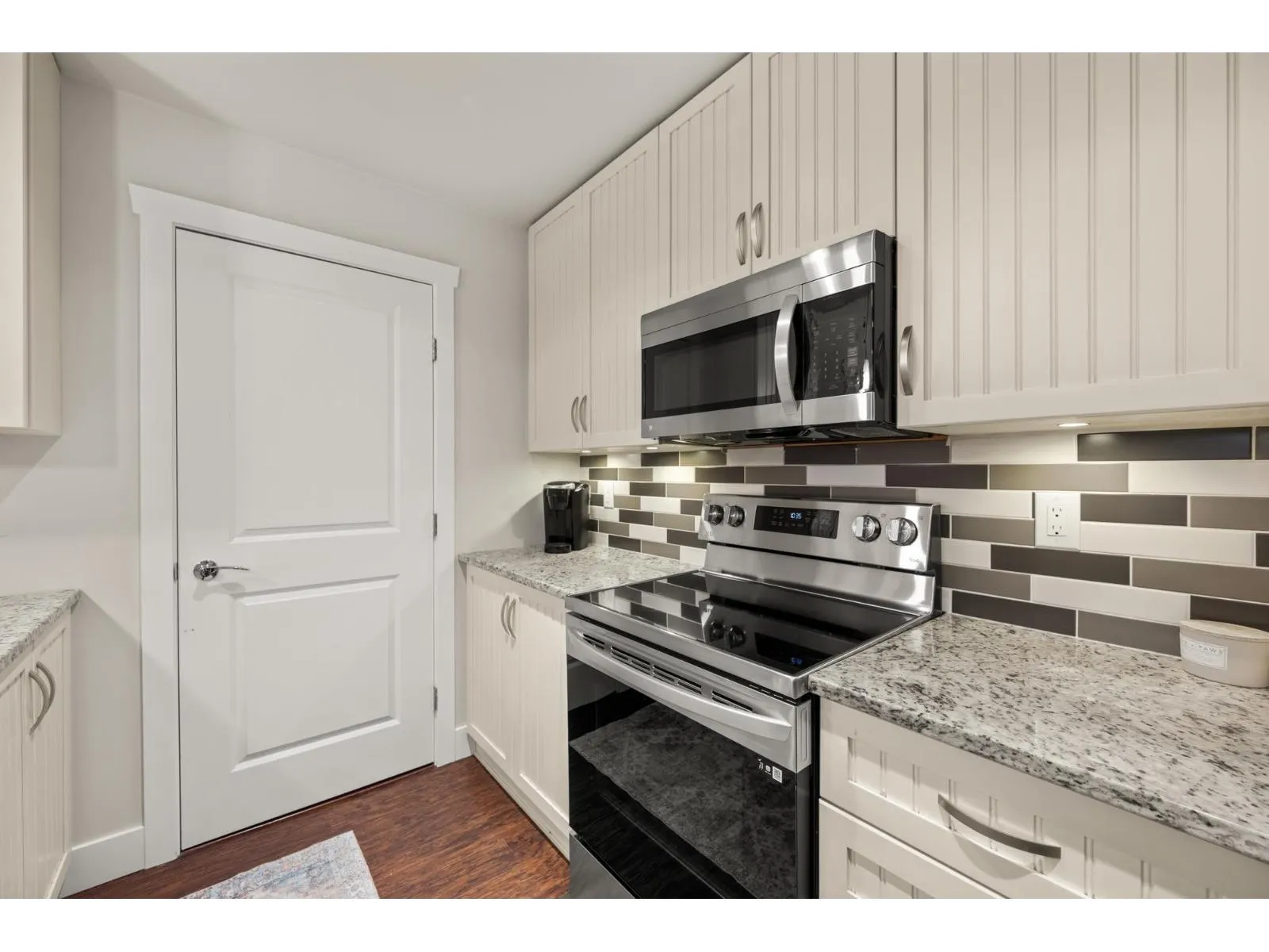 309 3192 GLADWIN ROAD