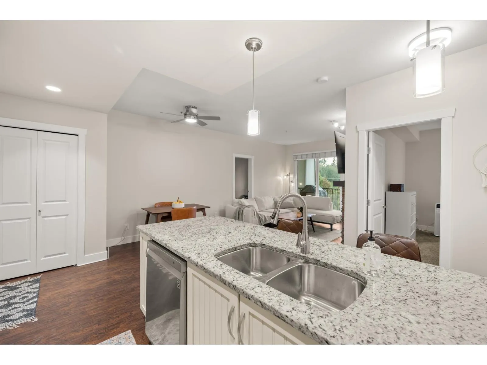 309 3192 GLADWIN ROAD