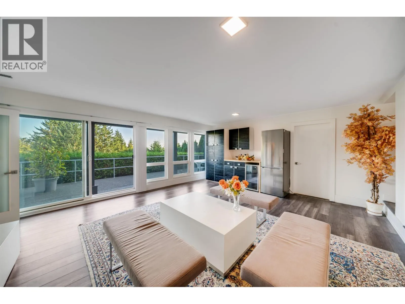1135 GROVELAND COURT