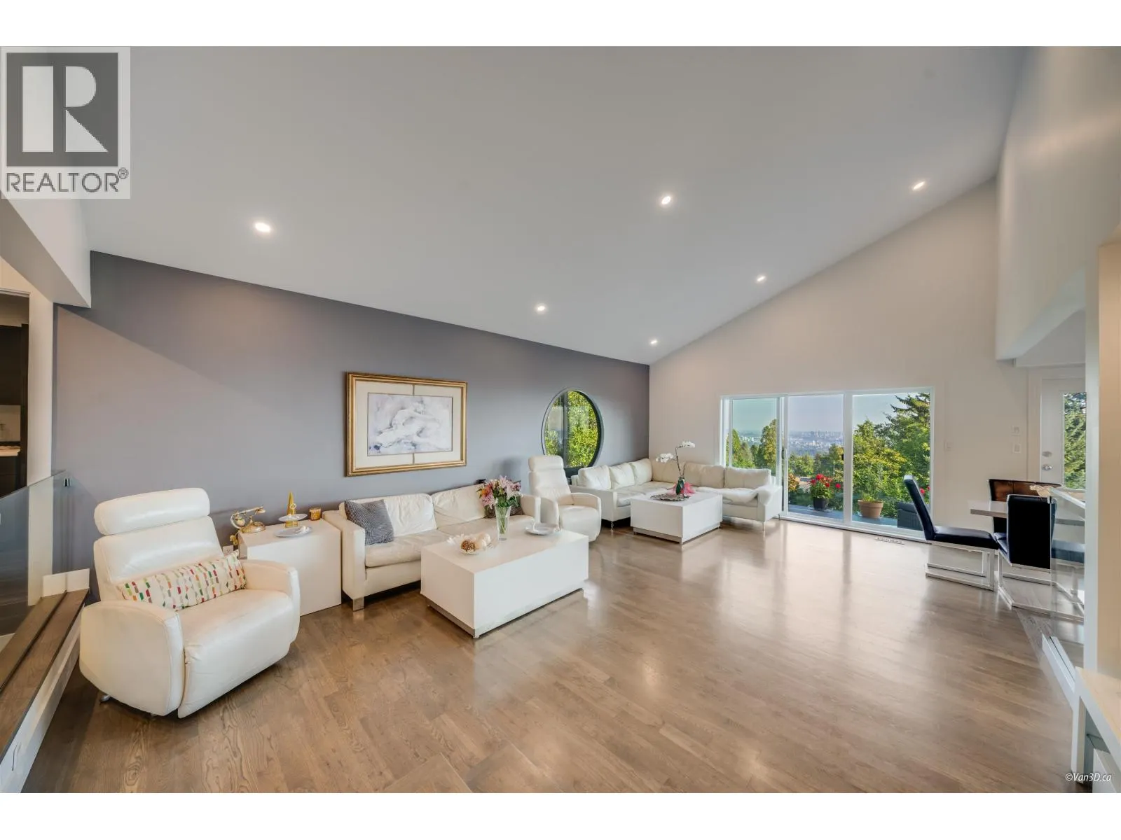 1135 GROVELAND COURT