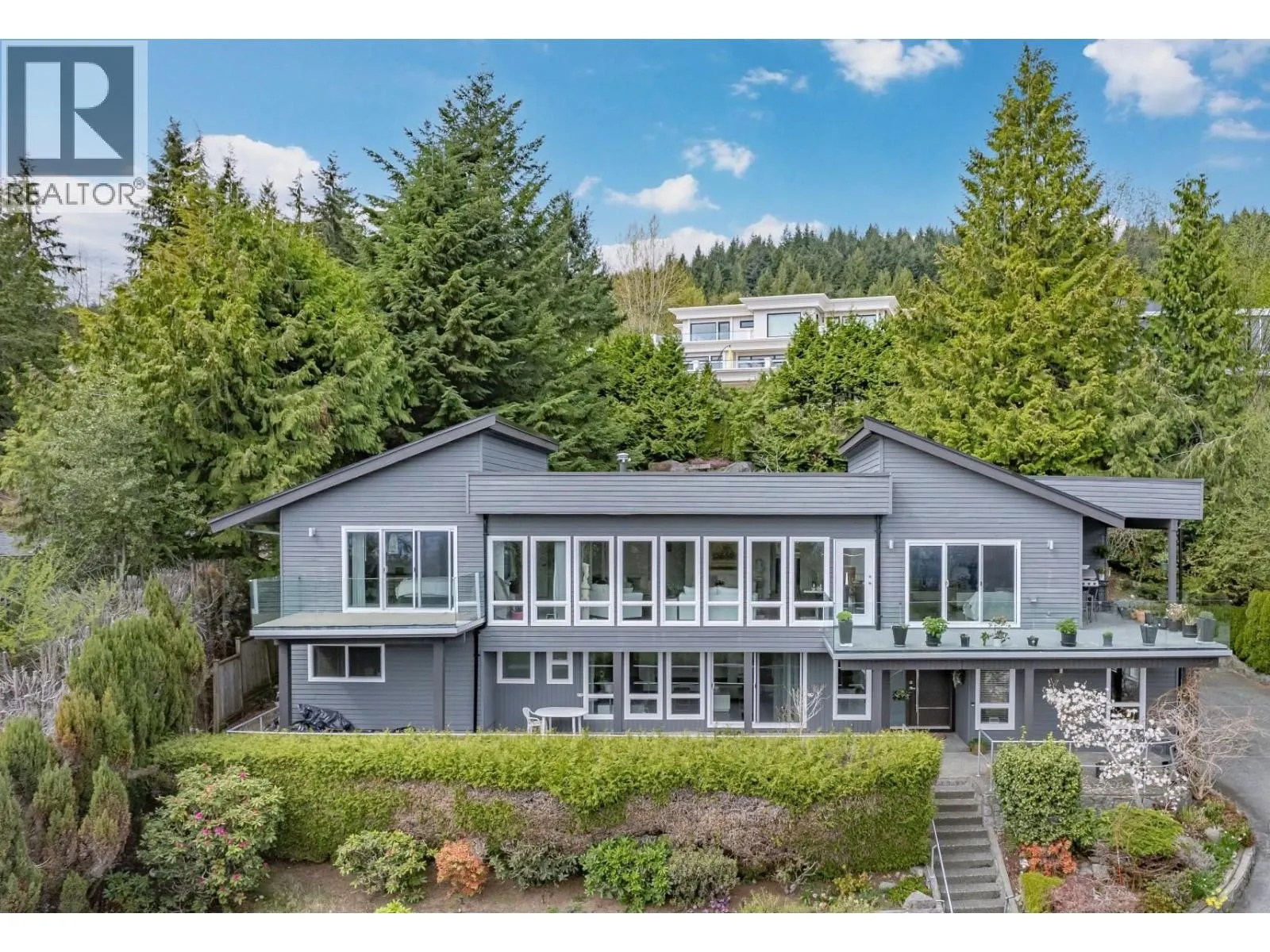 1135 GROVELAND COURT