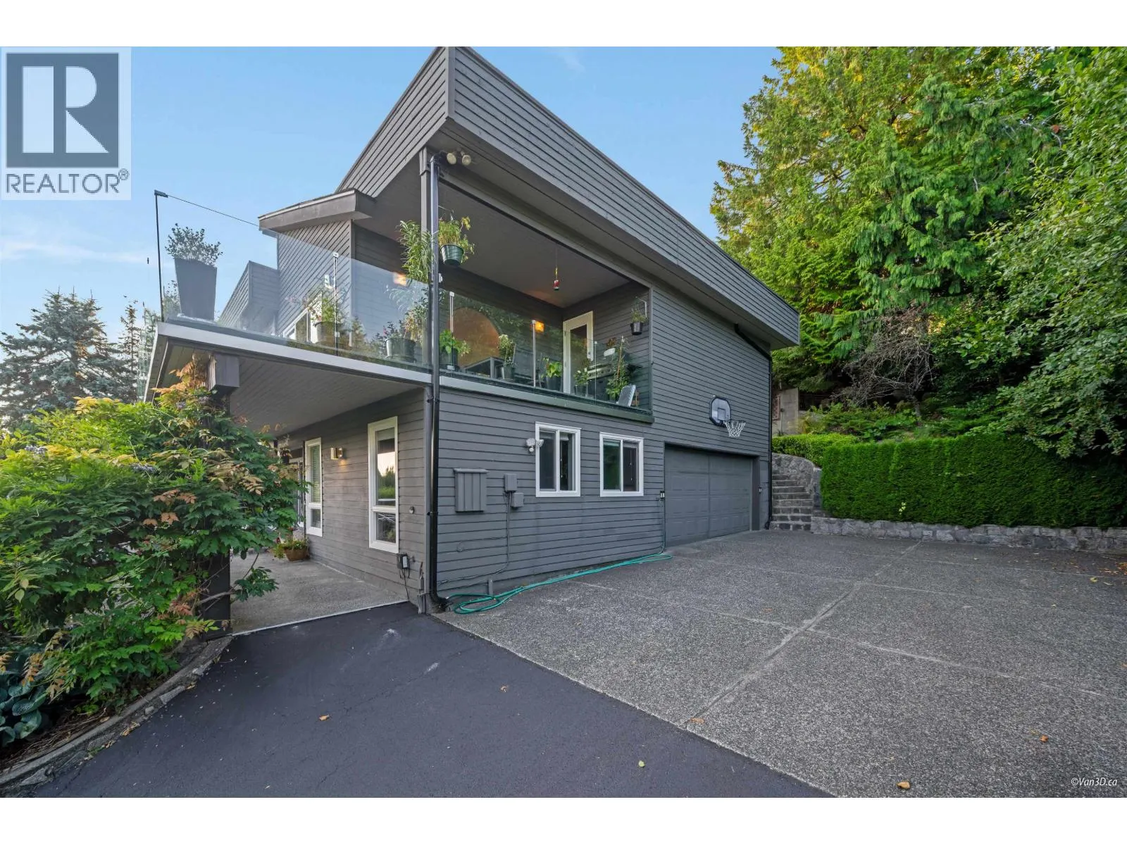 1135 GROVELAND COURT
