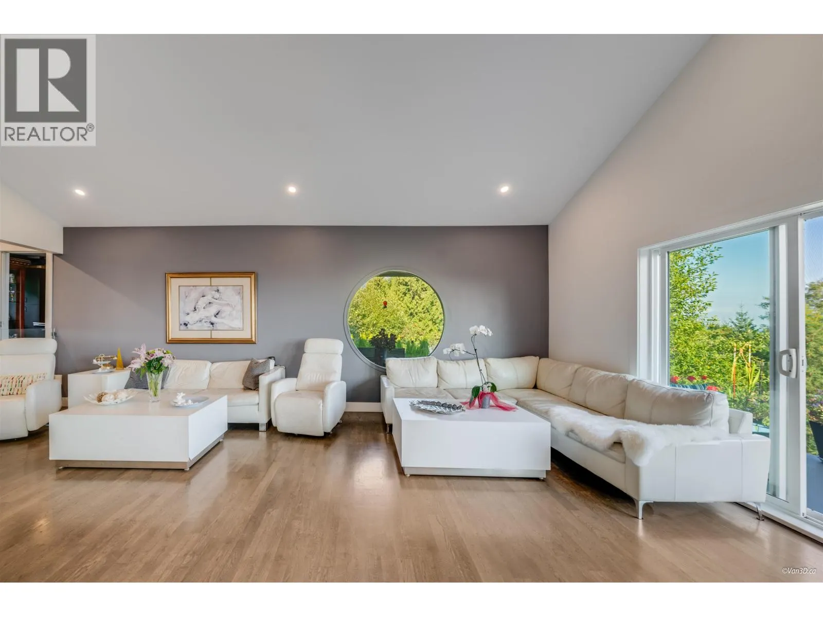 1135 GROVELAND COURT