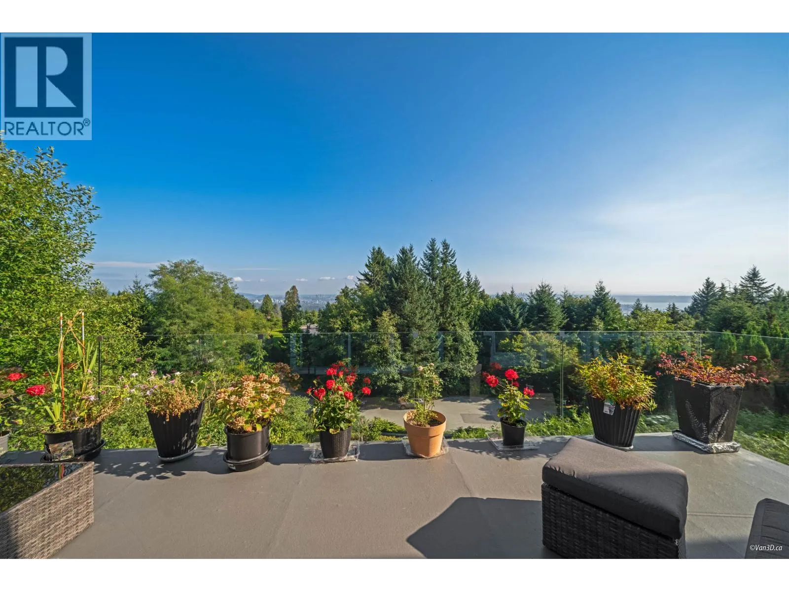 1135 GROVELAND COURT