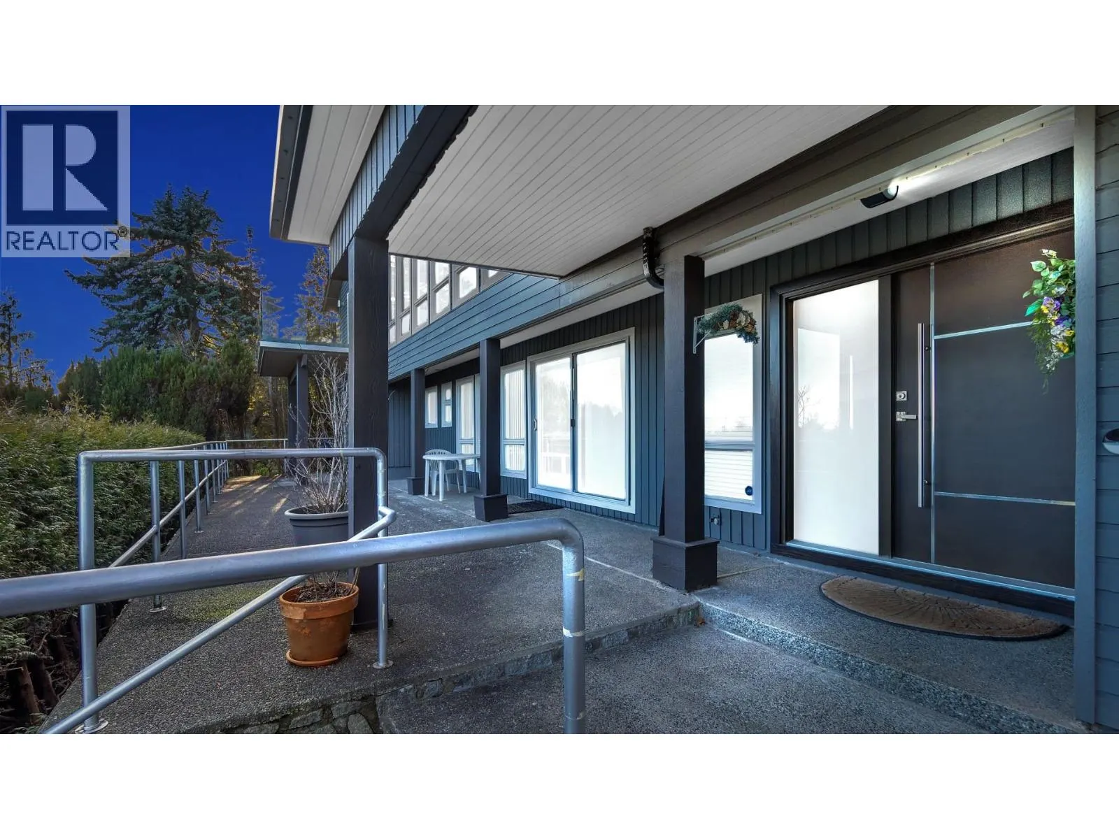 1135 GROVELAND COURT