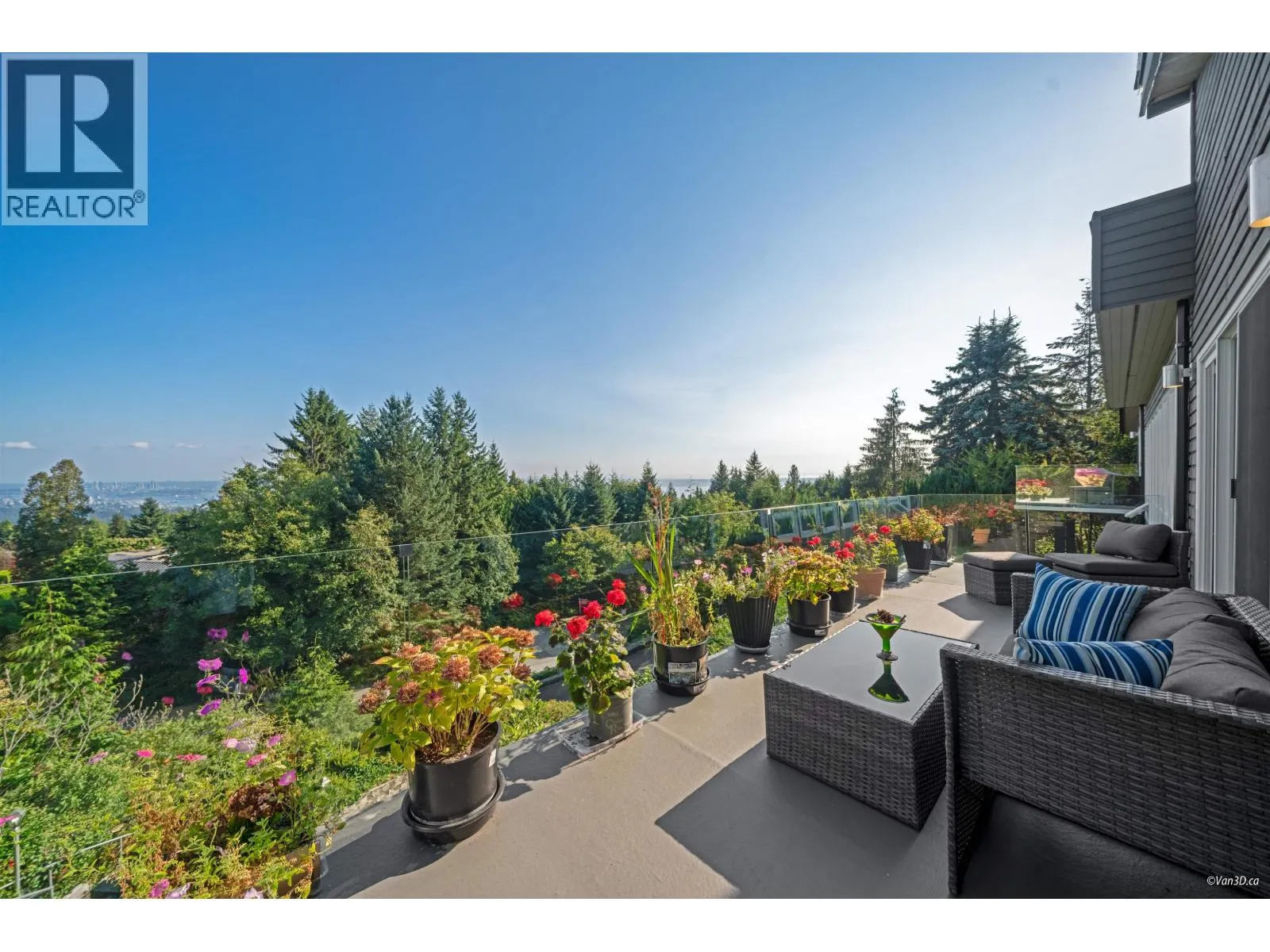 1135 GROVELAND COURT