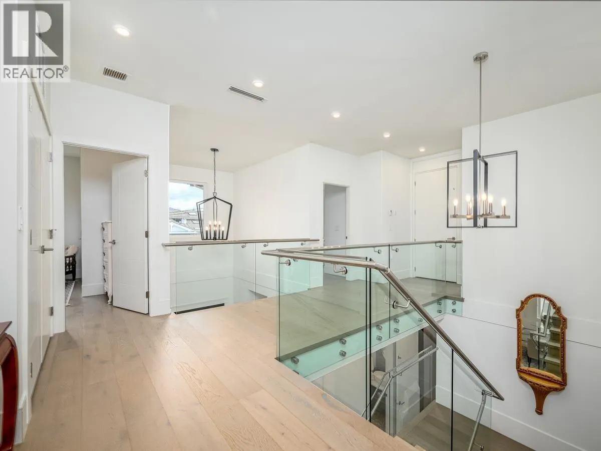 7268 PANDORA STREET