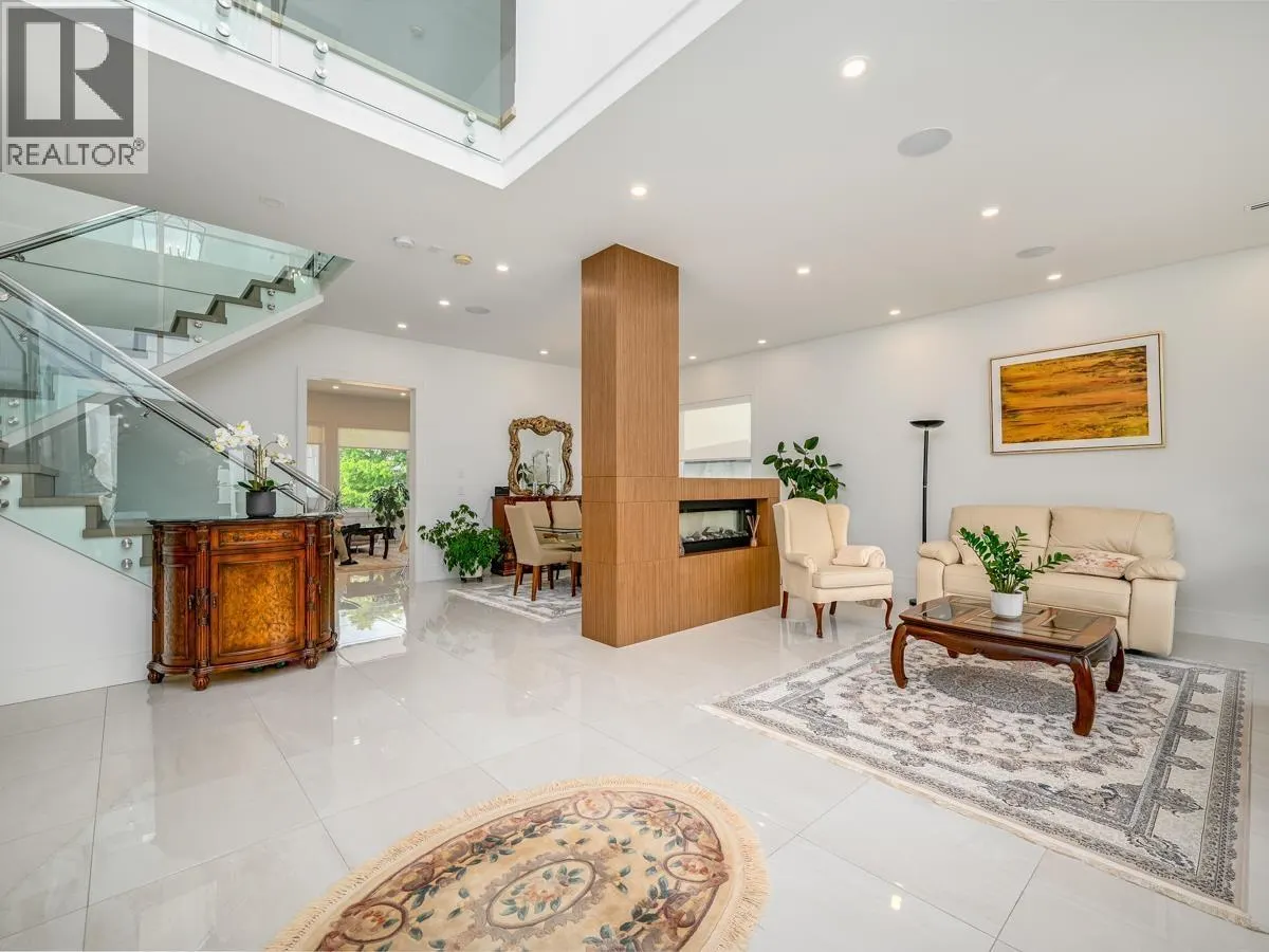 7268 PANDORA STREET
