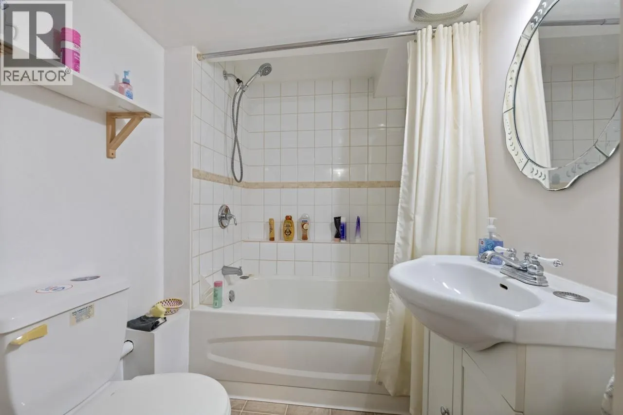 31 W 11TH AVENUE