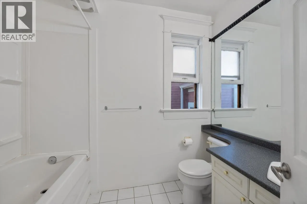 31 W 11TH AVENUE