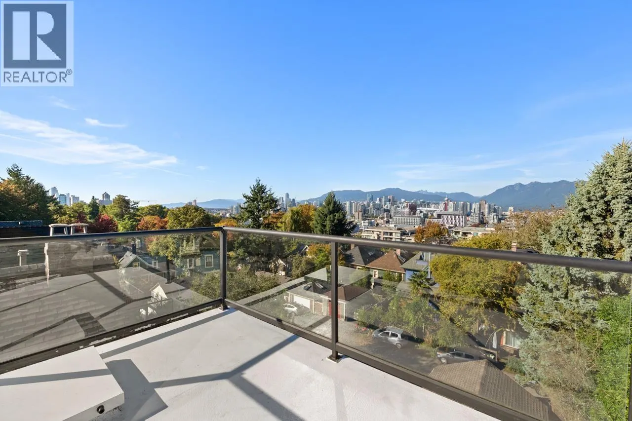 31 W 11TH AVENUE