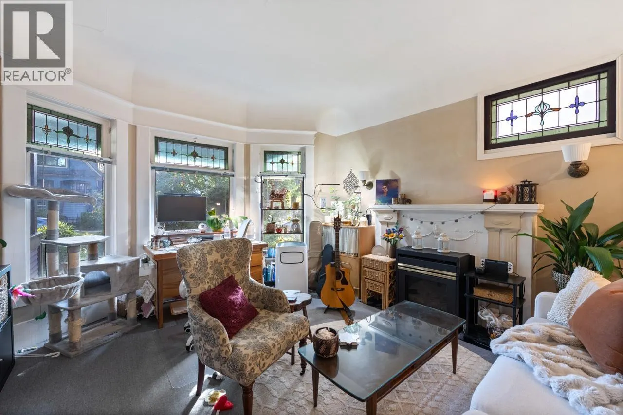 31 W 11TH AVENUE