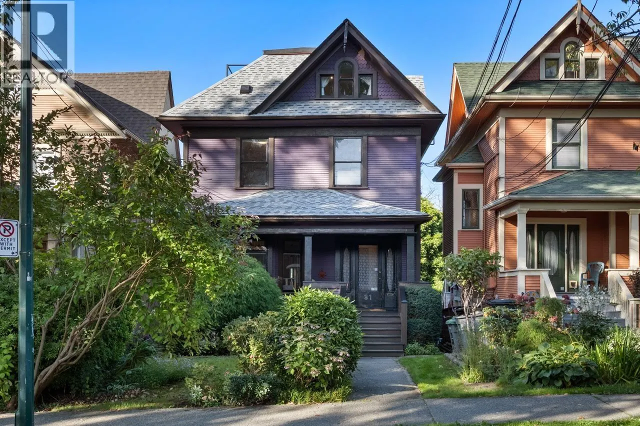 31 W 11TH AVENUE