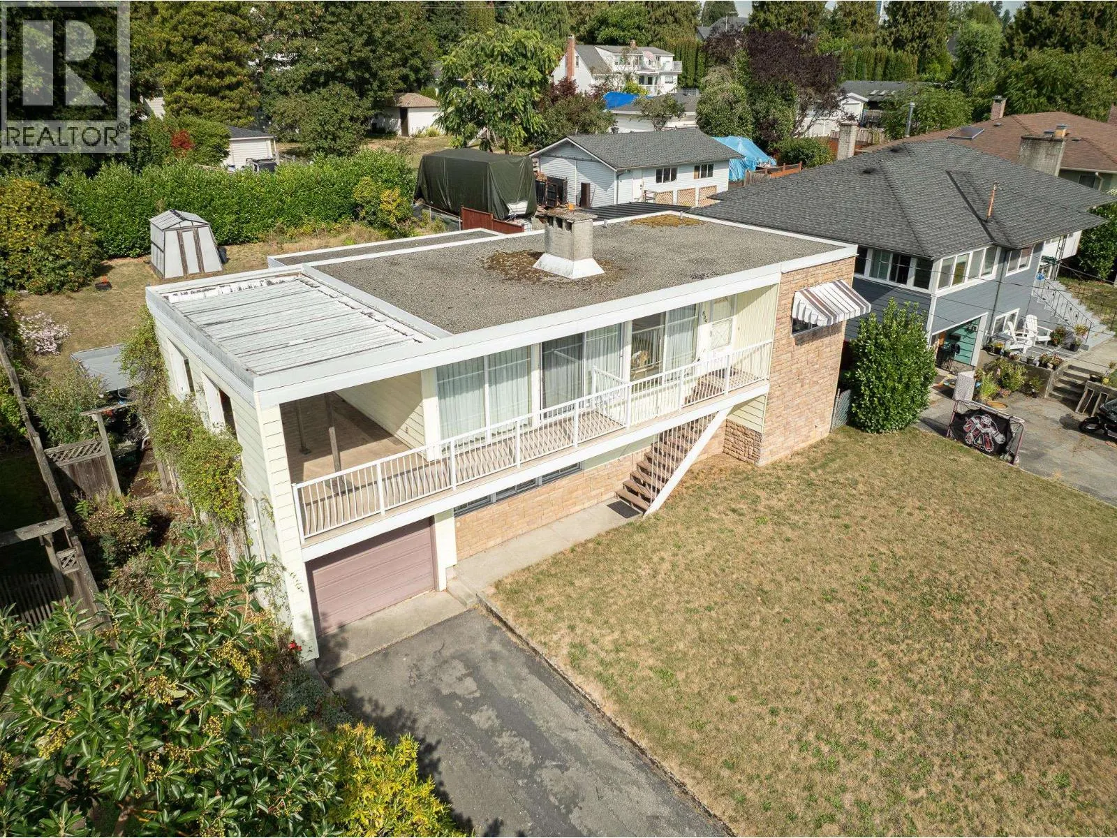 809 SHAW AVENUE