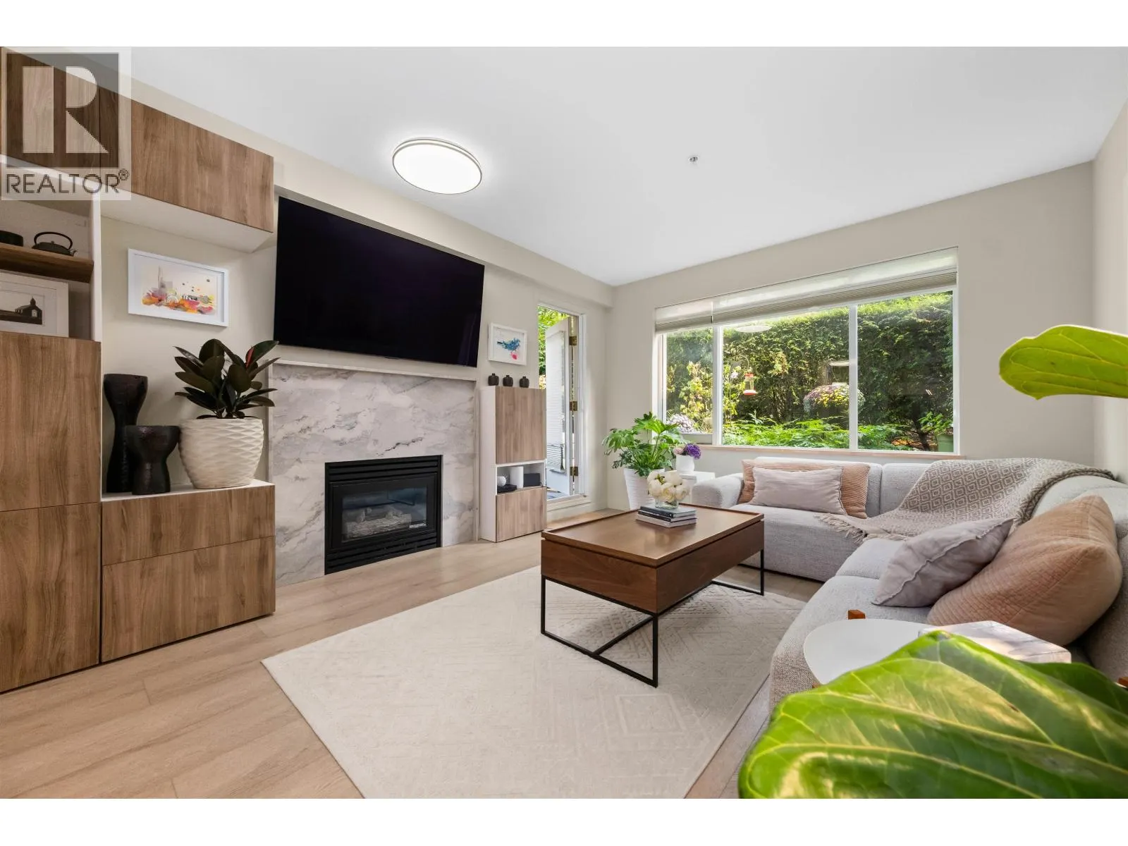 210 3608 DEERCREST DRIVE