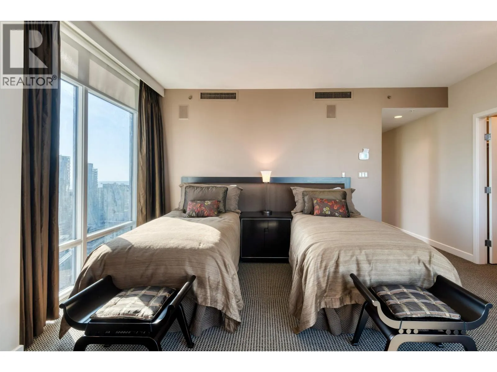 3402 1281 W CORDOVA STREET