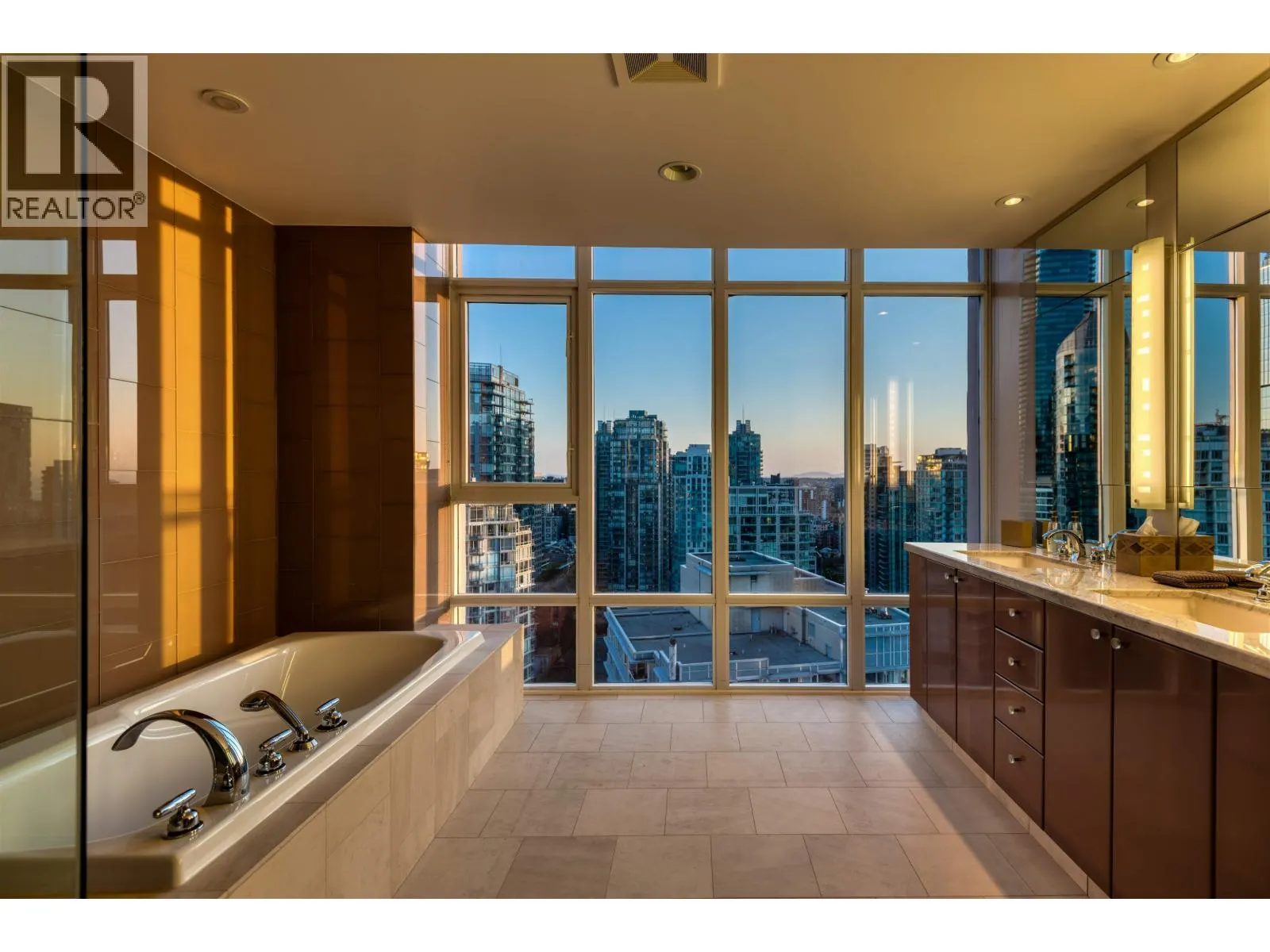 3402 1281 W CORDOVA STREET