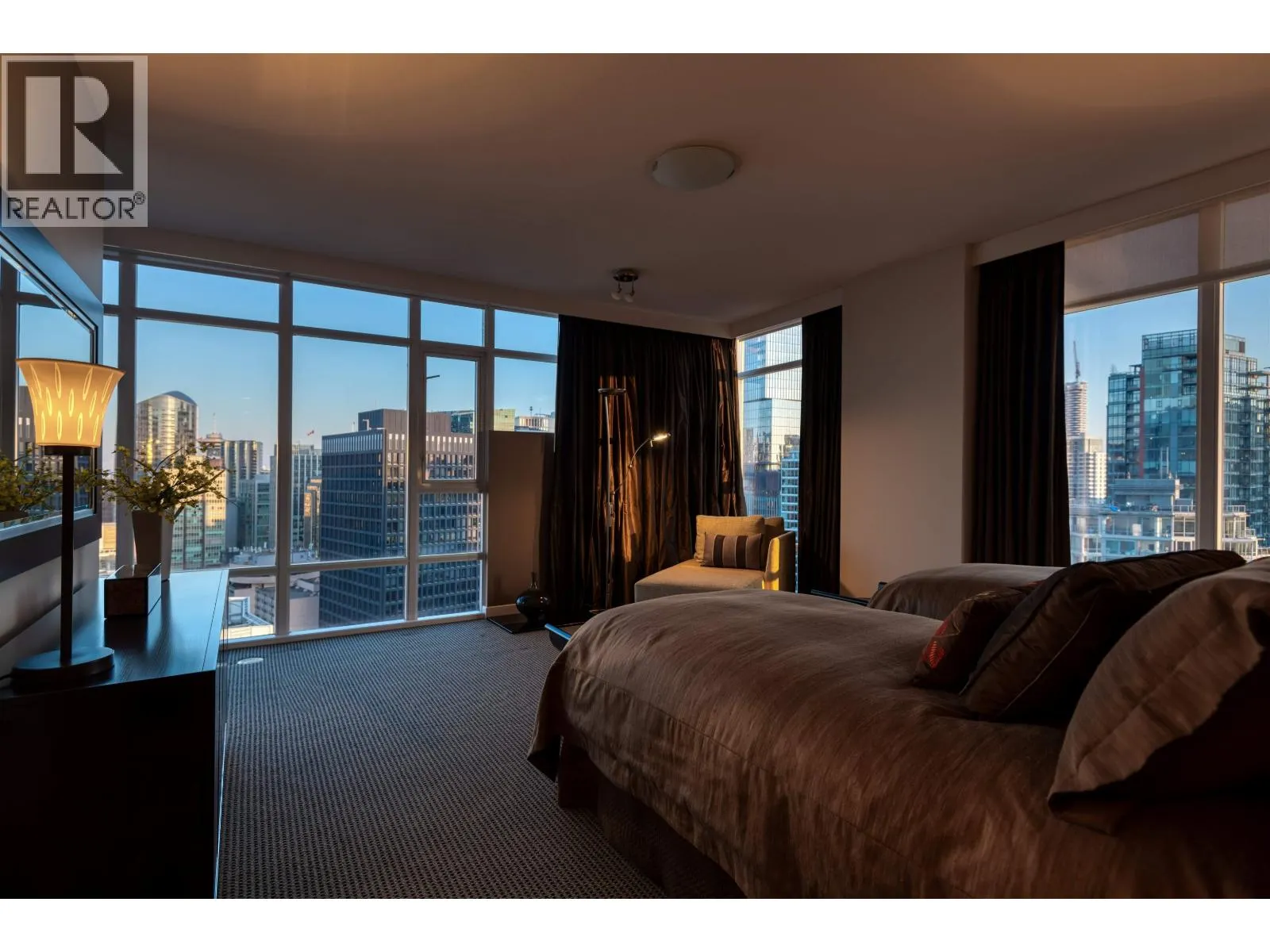 3402 1281 W CORDOVA STREET