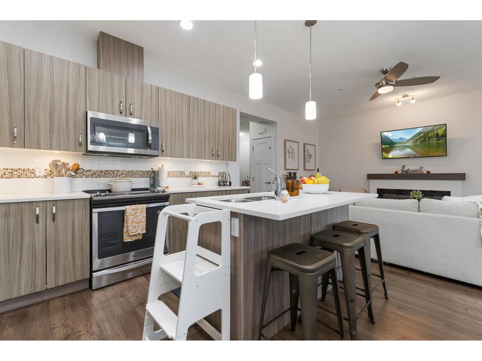 2 5797 PROMONTORY ROAD|Promontory