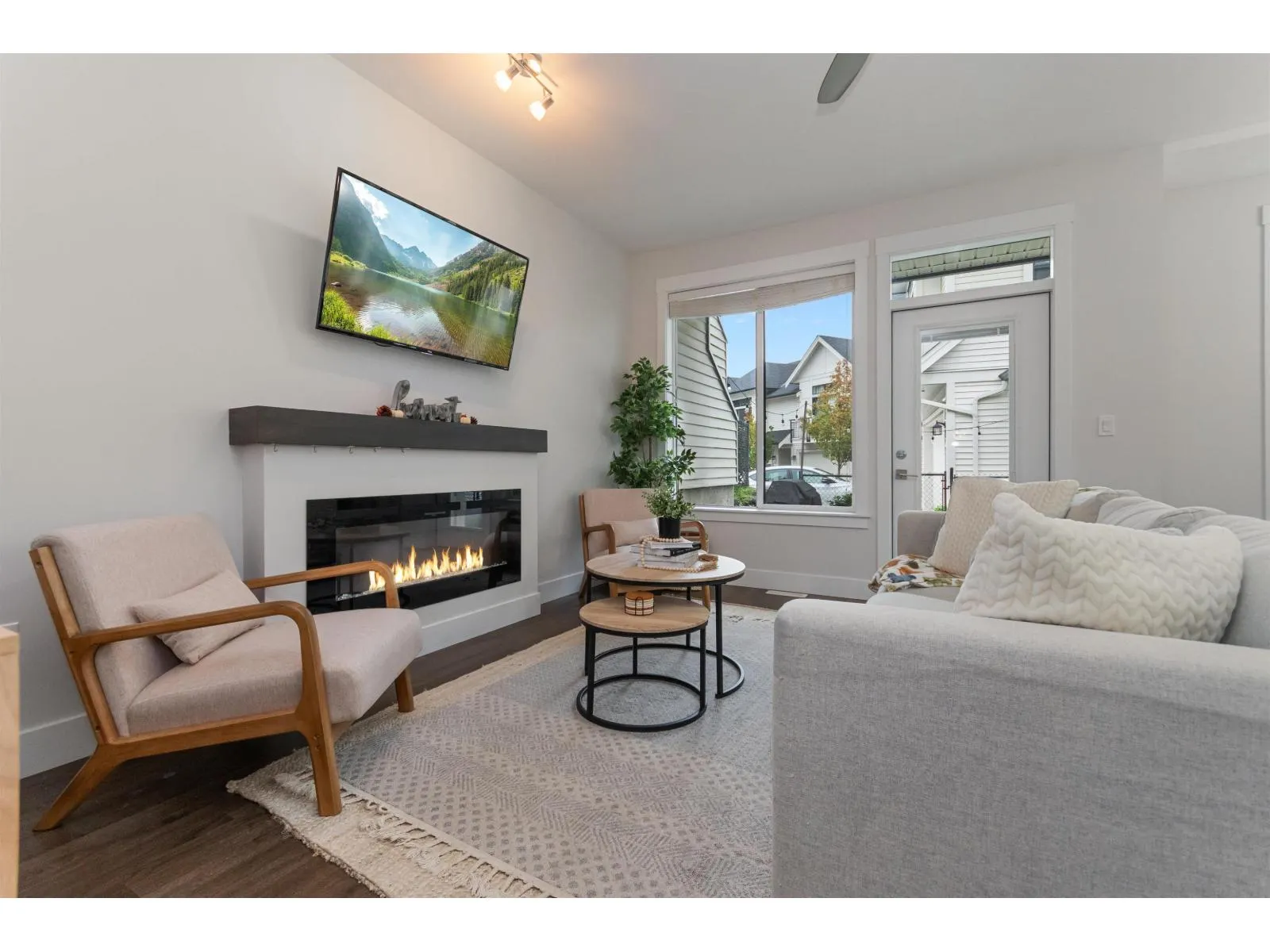 2 5797 PROMONTORY ROAD|Promontory