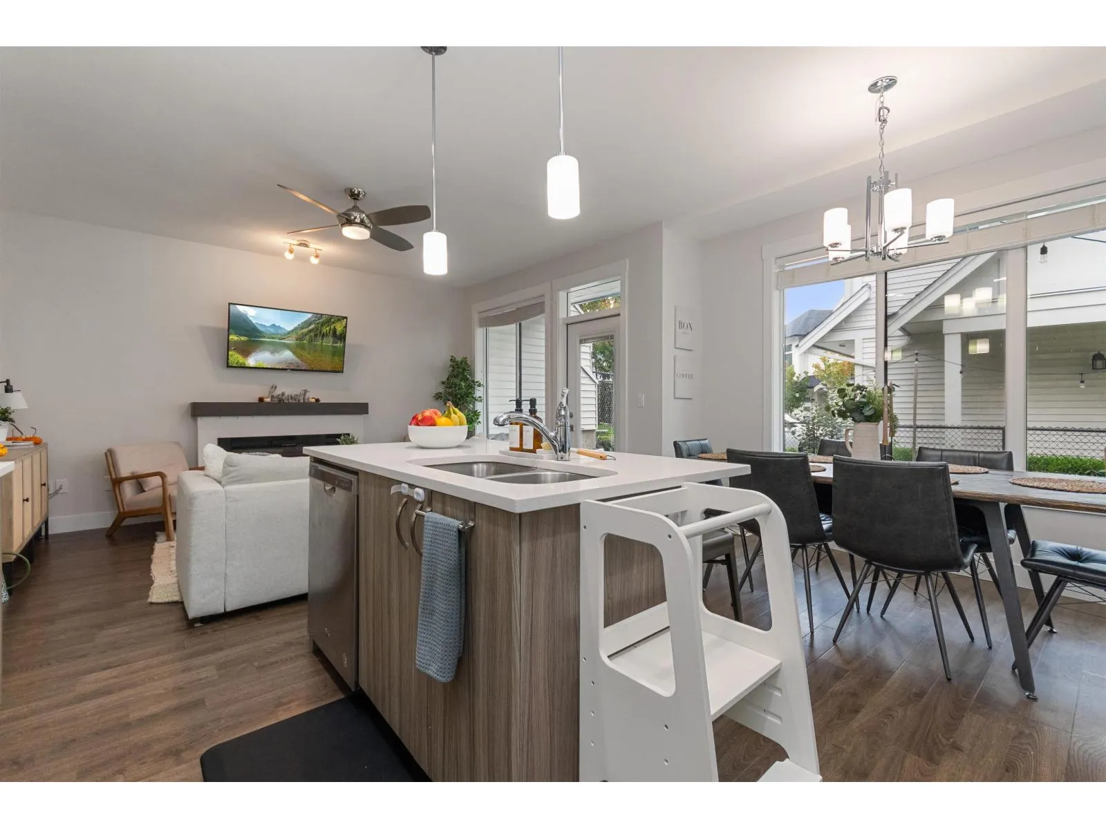 2 5797 PROMONTORY ROAD|Promontory