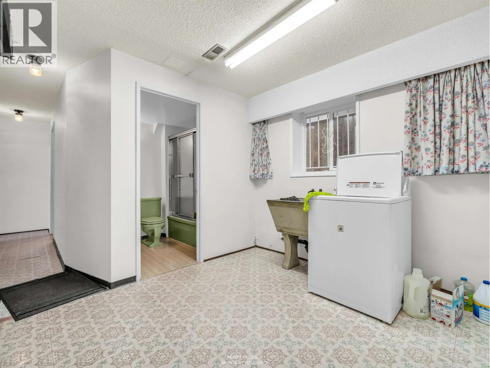 85 W 63RD AVENUE