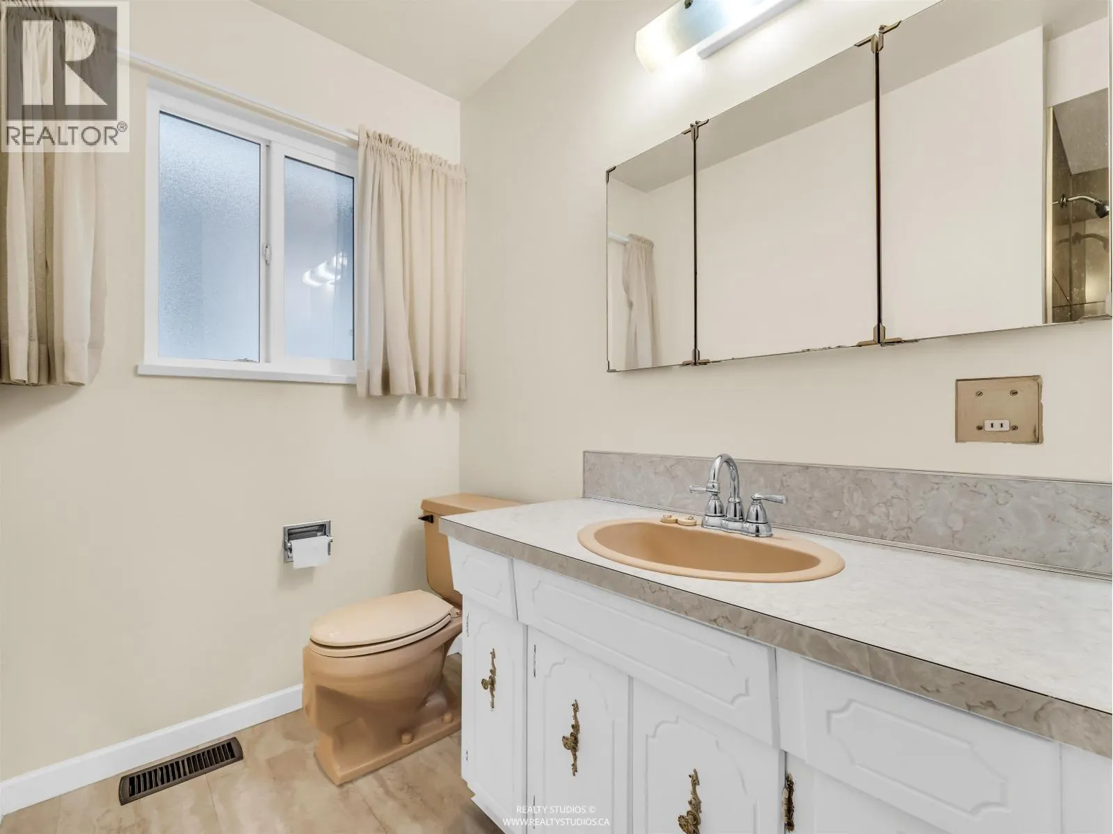 85 W 63RD AVENUE