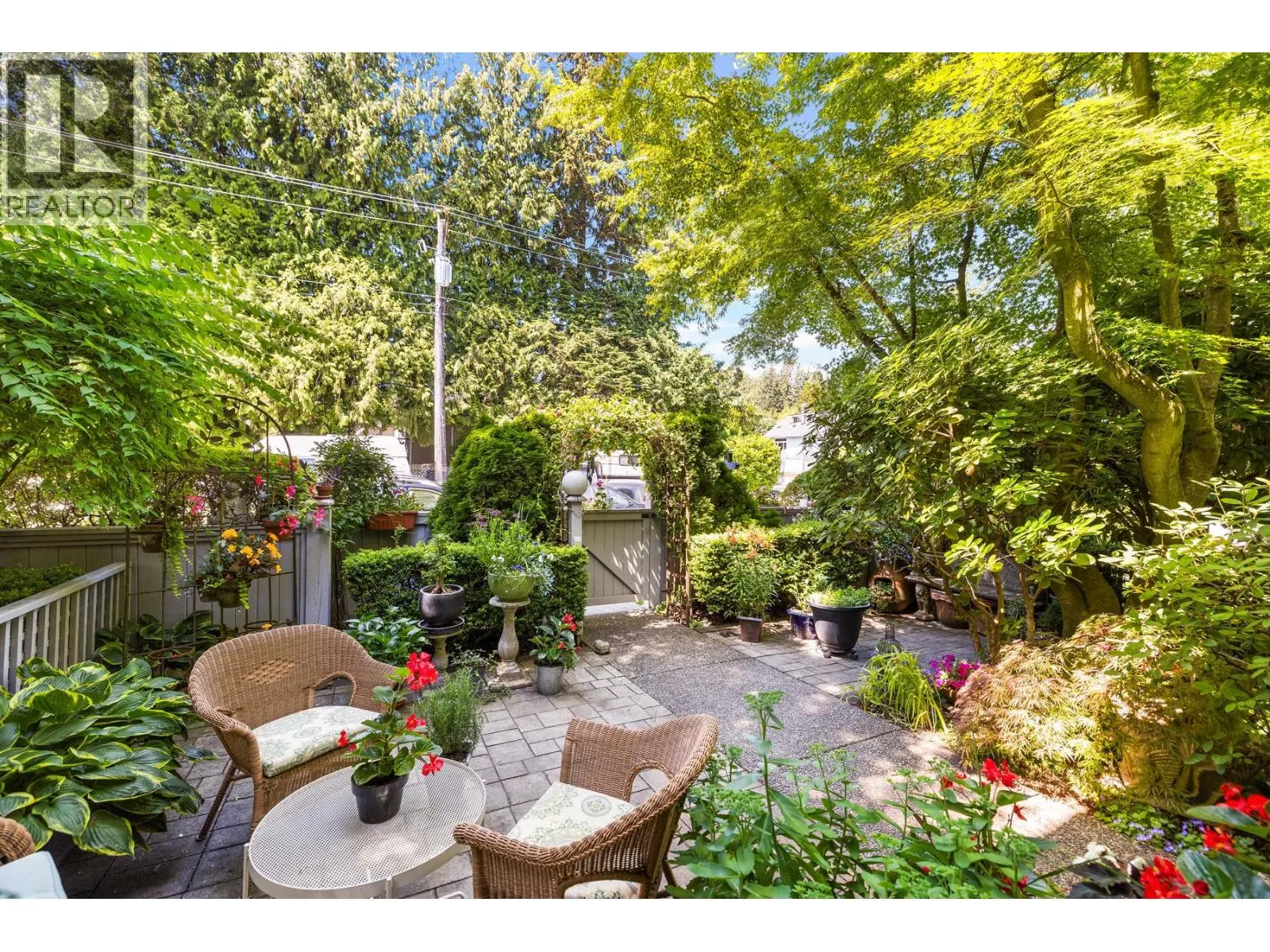 TH D 1133 E 29TH STREET