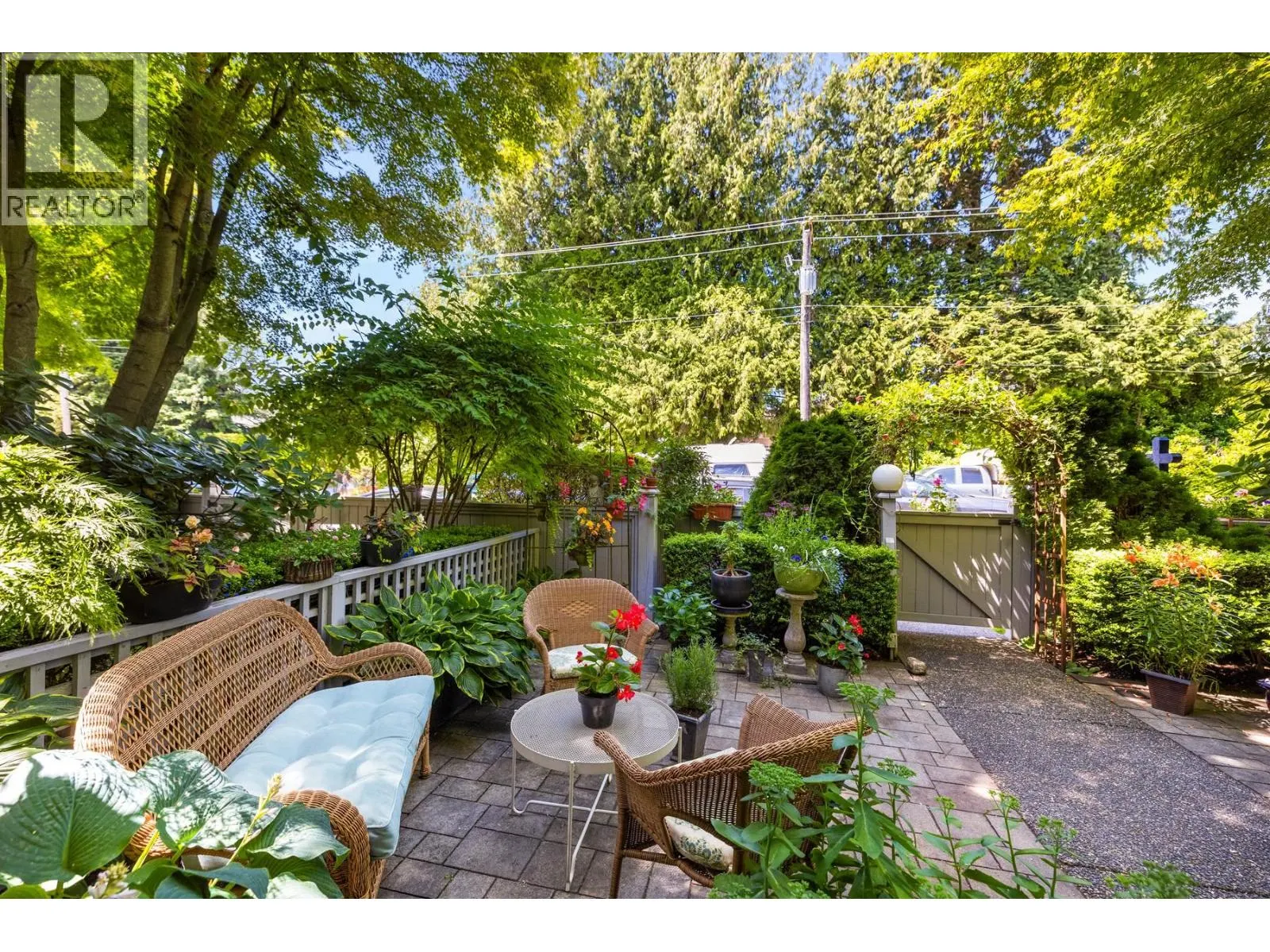 TH D 1133 E 29TH STREET